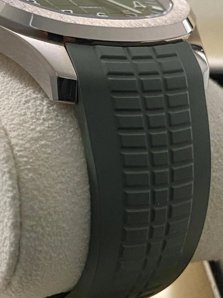 Patek Philippe Aquanaut UNPOLISHED 2023 Like NEW Aquanaut Khaki Green Tiffany &amp; Co 5168G FULL SET White Gold — photo 6
