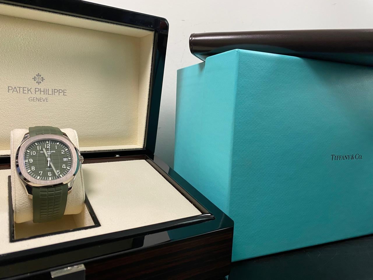 Patek Philippe Aquanaut UNPOLISHED 2023 Like NEW Aquanaut Khaki Green Tiffany &amp; Co 5168G FULL SET White Gold — photo 8