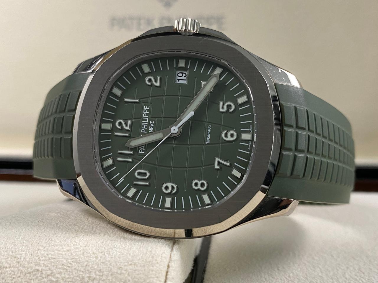 Patek Philippe Aquanaut UNPOLISHED 2023 Like NEW Aquanaut Khaki Green Tiffany &amp; Co 5168G FULL SET White Gold — photo 9