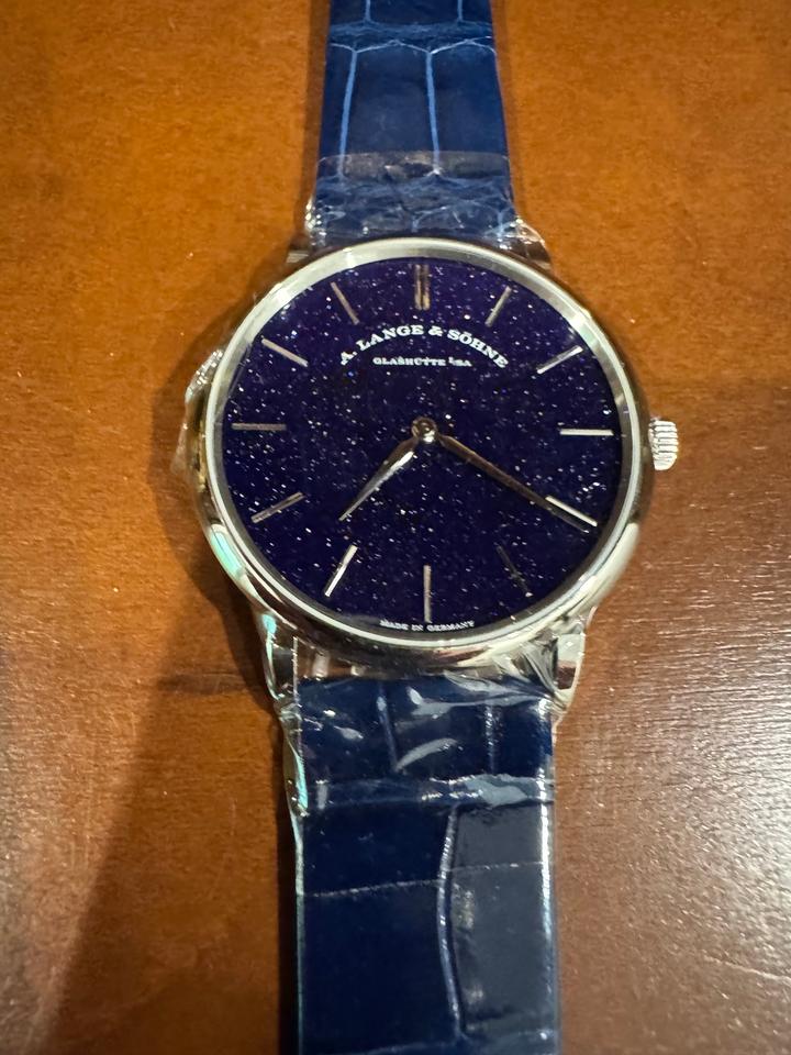 A. Lange &amp; Söhne Saxonia Thin New &amp; Unworn. Extra new strap included. Box &amp; Papers. — photo 6