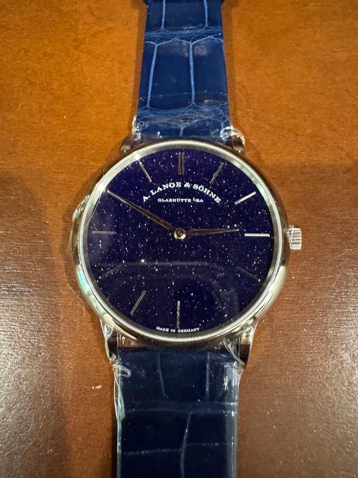 A. Lange &amp; Söhne Saxonia Thin New &amp; Unworn. Extra new strap included. Box &amp; Papers. — photo 7