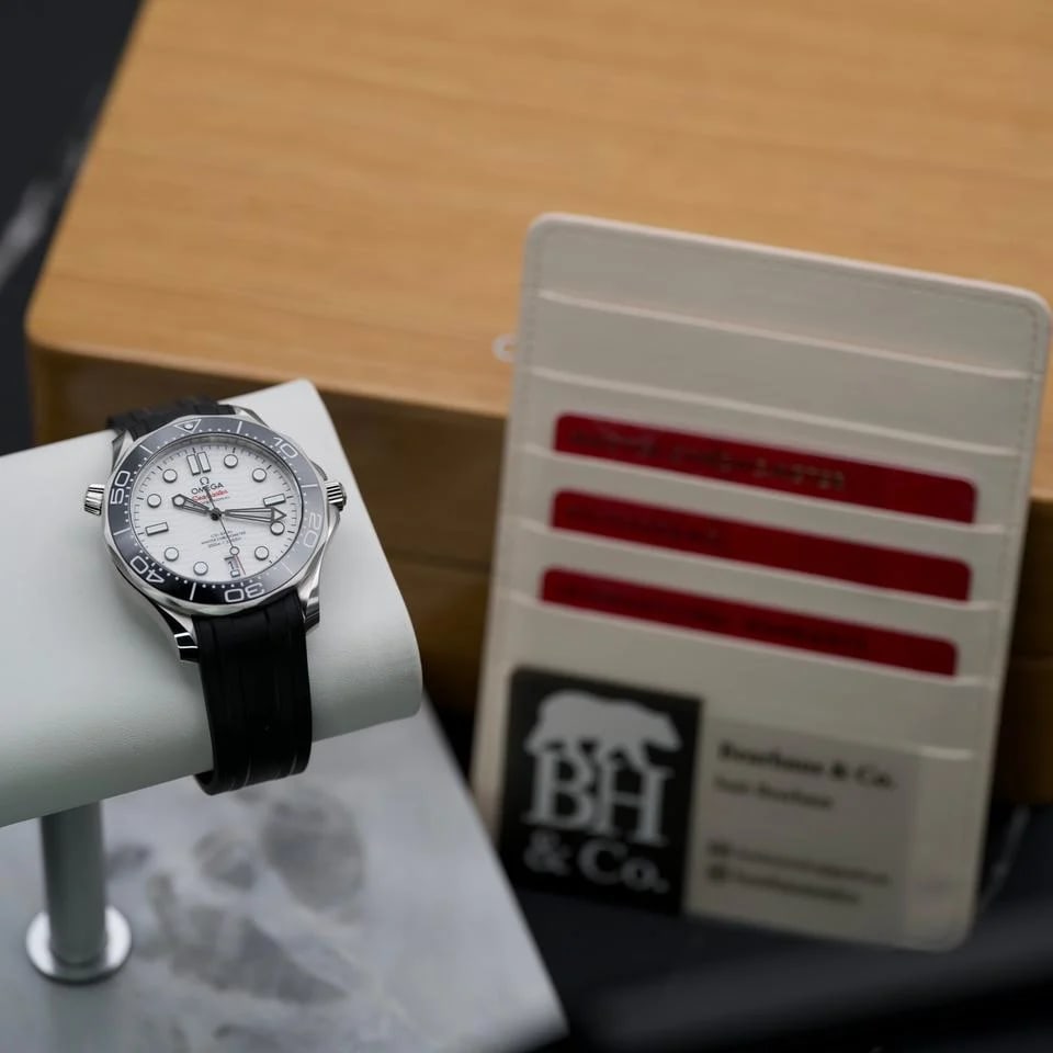 Omega Seamaster Diver 300 M 42mm White Wave Dial Black Rubber Strap Complete — photo 6