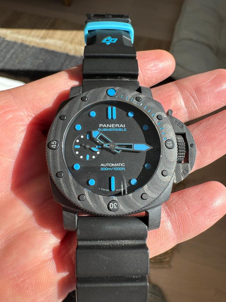 Panerai Submersible Carbotech Panerai Submersible Carbotech PAM960 42mm - Just Serviced!