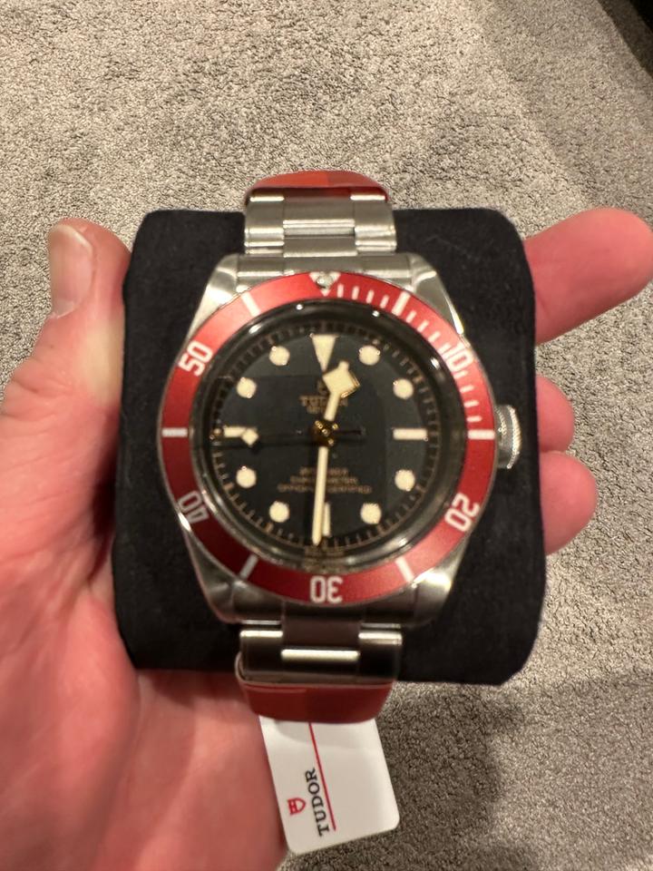 Tudor Black Bay Heritage Tudor Black Bay 41MM Black Dial Red Bezel Steel Bracelet — photo 2