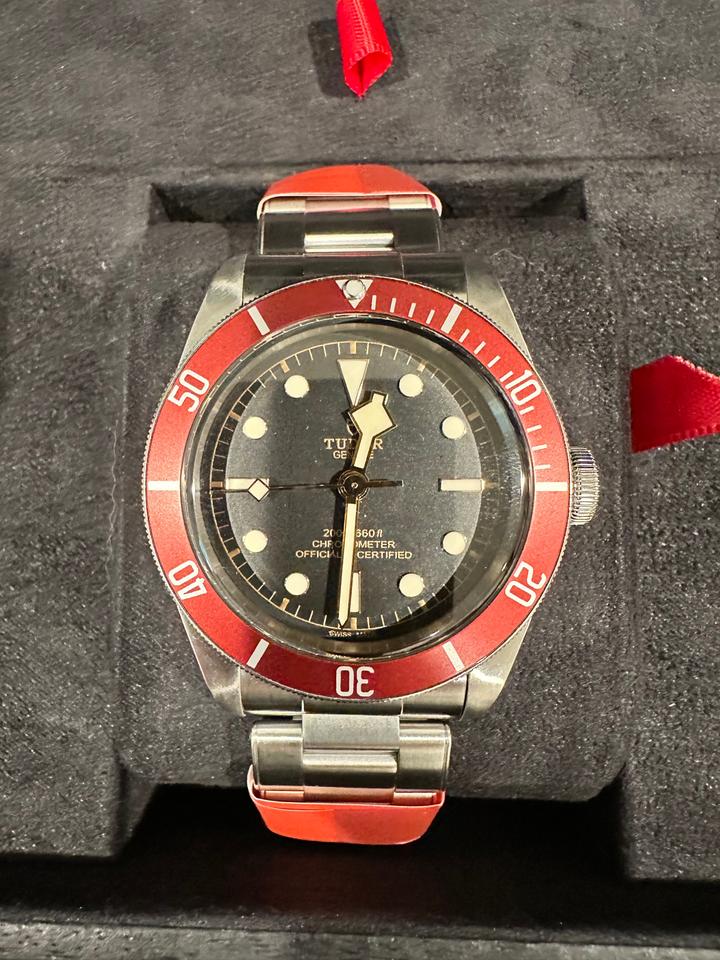 Tudor Black Bay Heritage Tudor Black Bay 41MM Black Dial Red Bezel Steel Bracelet — photo 4