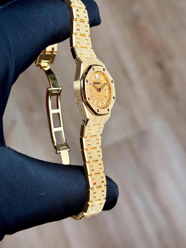 Audemars Piguet Royal Oak Mini 23 Mini Frosted 2025 Unworn 67630BA.GG.1312BA.01 — photo 4