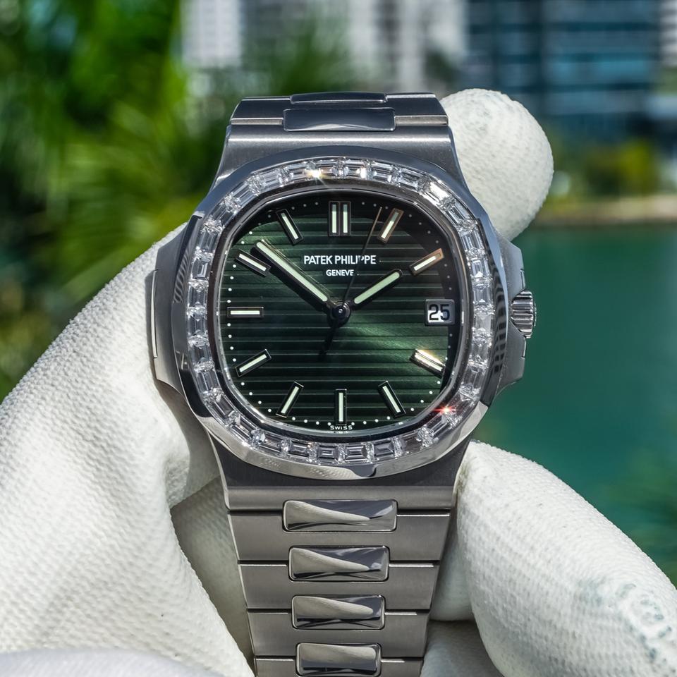 Patek Philippe Nautilus 2021 5711/1300A Nautilus Green Dial 40mm — photo 2