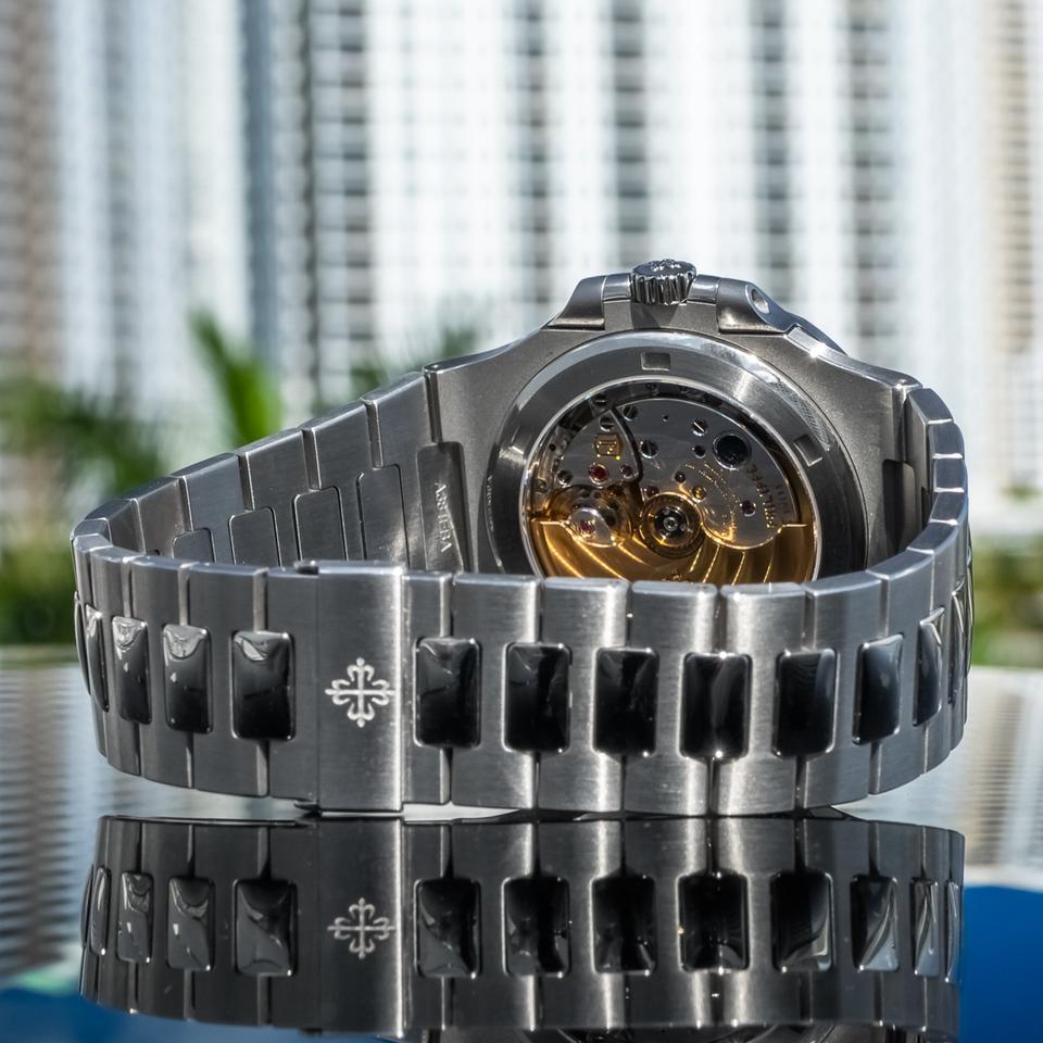 Patek Philippe Nautilus 2021 5711/1300A Nautilus Green Dial 40mm — photo 9