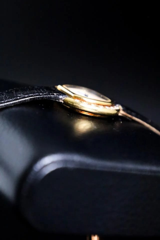 Cartier Ellipse Yellow Gold With Diamonds Vintage Yellow Gold Cartier — photo 5