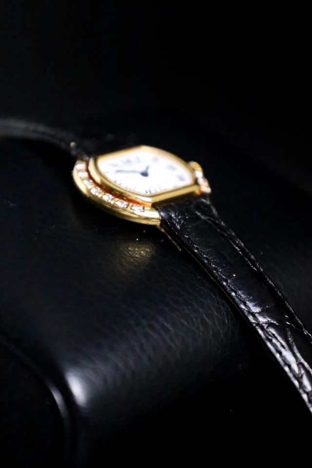 Cartier Ellipse Yellow Gold With Diamonds Vintage Yellow Gold Cartier — photo 7