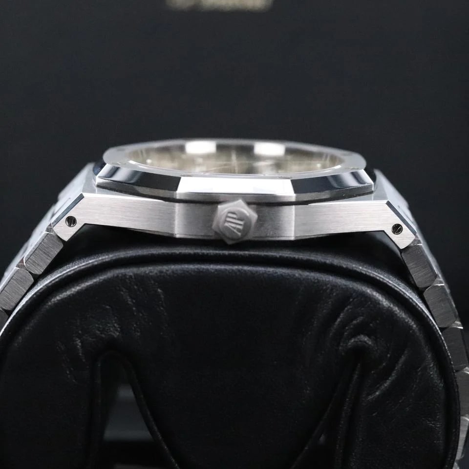 Audemars Piguet Royal Oak Selfwinding Complete 41mm Black Dial Steel Case Bracelet Selfwinding Automatic Date 15400ST — photo 7