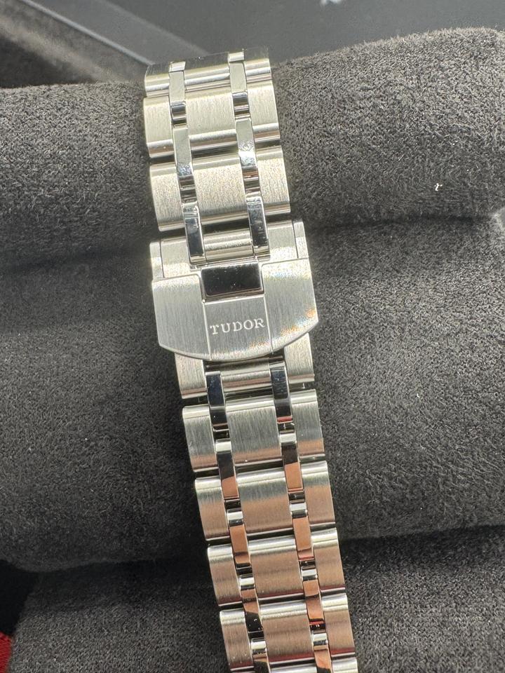 Tudor Royal 2026 UNWORN TUDOR M28300-0008 Salmon Dial COMPLETE SET — photo 9