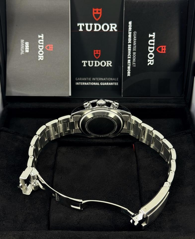 Tudor Black Bay Chrono Unworn 2026 Black Bay Chrono 39mm Special Edition Bumblebee Yellow 79310N-0001 — photo 8
