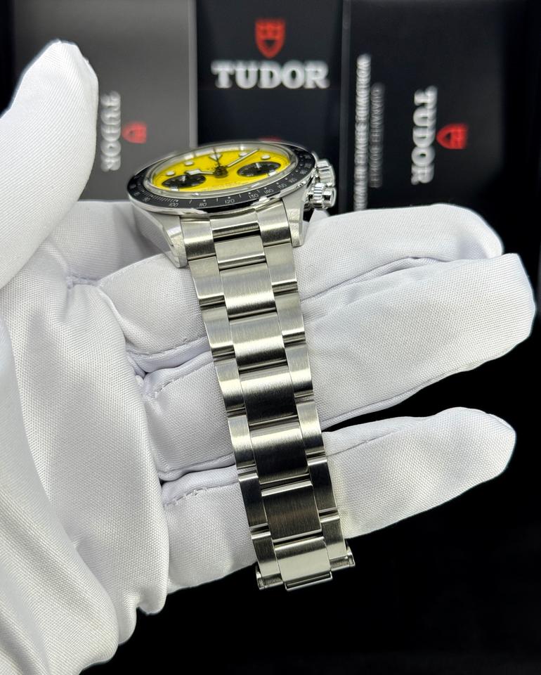 Tudor Black Bay Chrono Unworn 2026 Black Bay Chrono 39mm Special Edition Bumblebee Yellow 79310N-0001 — photo 10