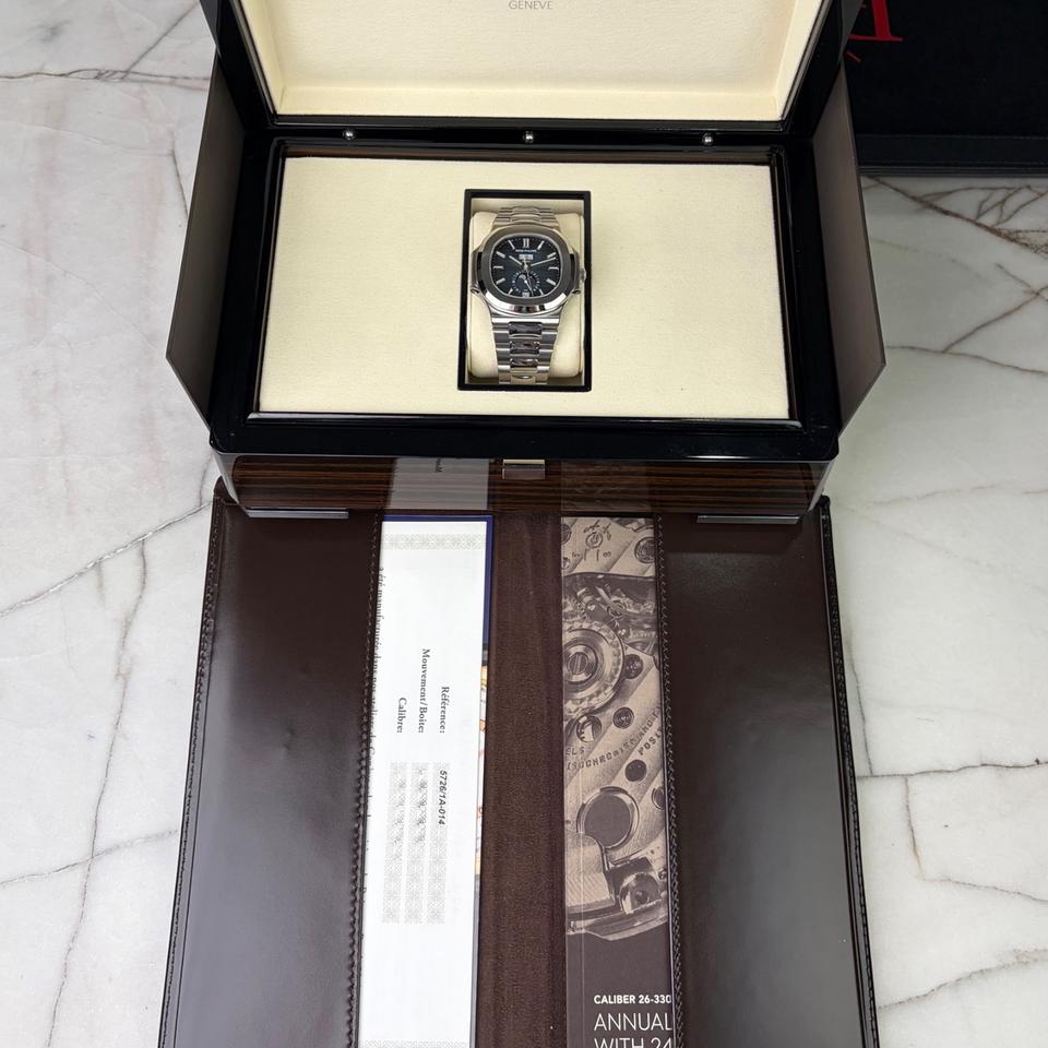 Patek Philippe Nautilus Annual Calendar — photo 8