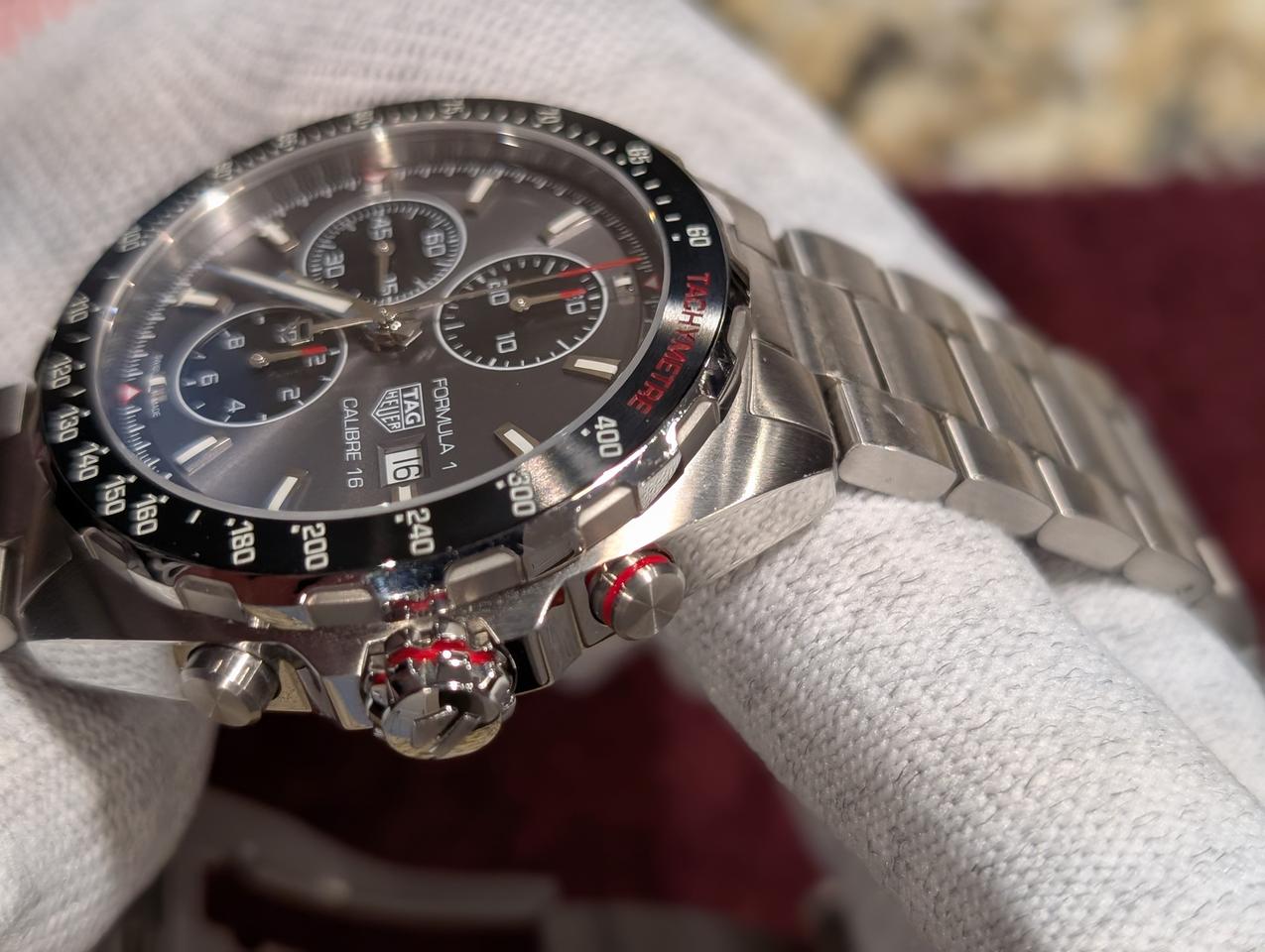 TAG Heuer Formula 1 Calibre 16 Chronograph - US Shipping Only — photo 3