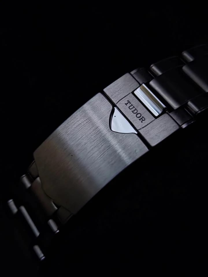 Tudor Black Bay GMT Complete set with box and papers and additional blue strap — photo 6