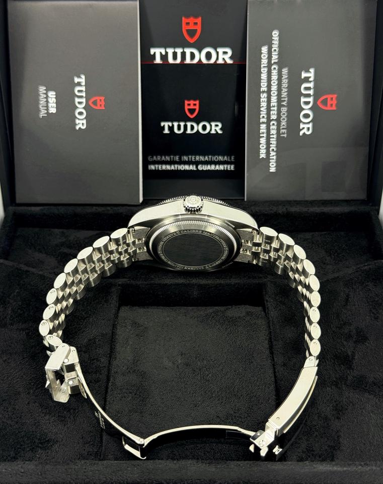 Tudor Black Bay Unworn 2026 Black Bay 41mm Black 7941A1A0NU-0003 — photo 8