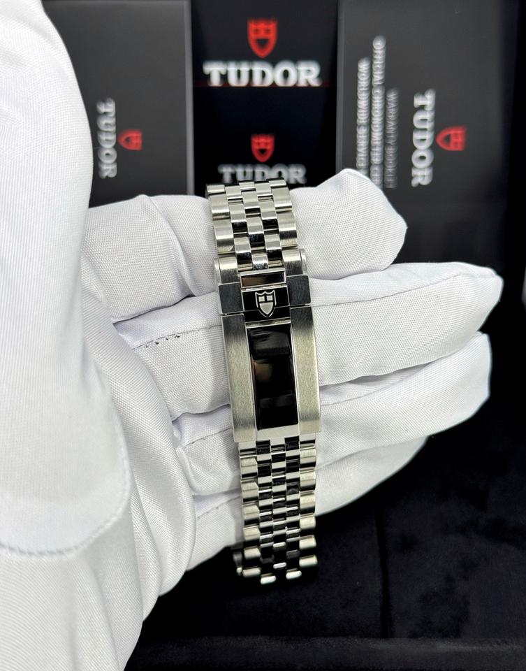 Tudor Black Bay Unworn 2026 Black Bay 41mm Black 7941A1A0NU-0003 — photo 12