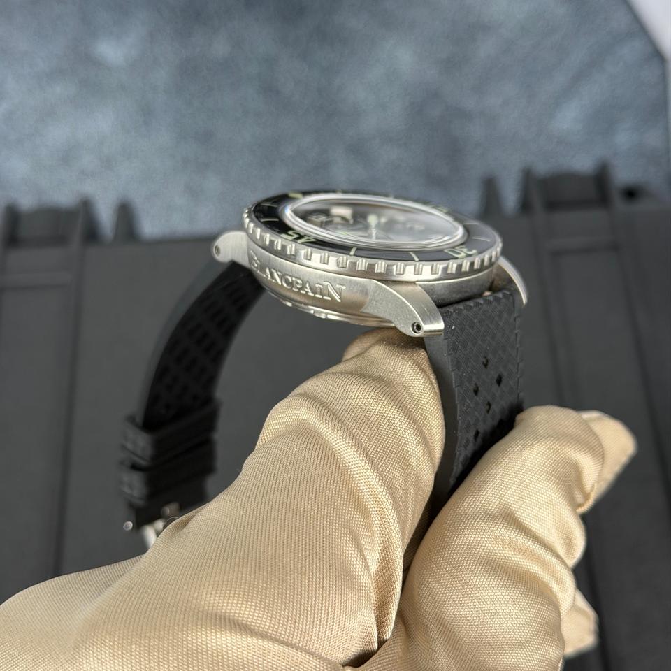 Blancpain Fifty Fathoms Automatique 42mm Titanium Butterfly Clasp — photo 11
