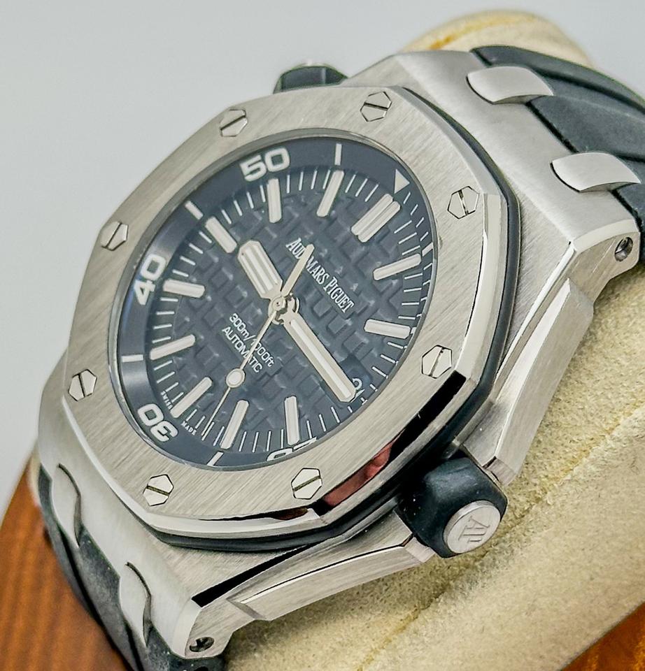 Audemars Piguet Royal Oak Offshore Diver 15703ST 42mm stainless Steel Diver • Black Dial