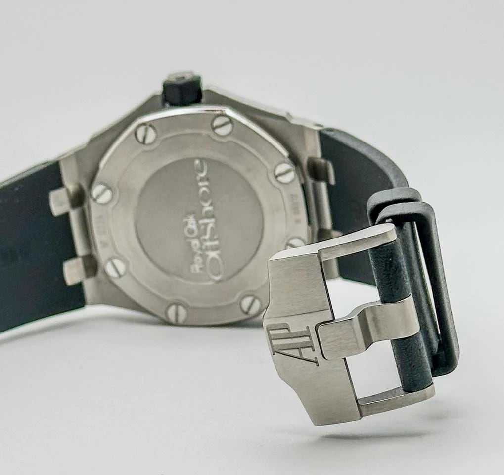 Audemars Piguet Royal Oak Offshore Diver 15703ST 42mm stainless Steel Diver • Black Dial — photo 6