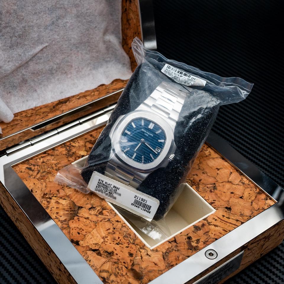 Patek Philippe Nautilus 40th Anniversary Nautilus FACTORY SEALED 5711/1P-001 Platinum Baguette Dial — photo 5