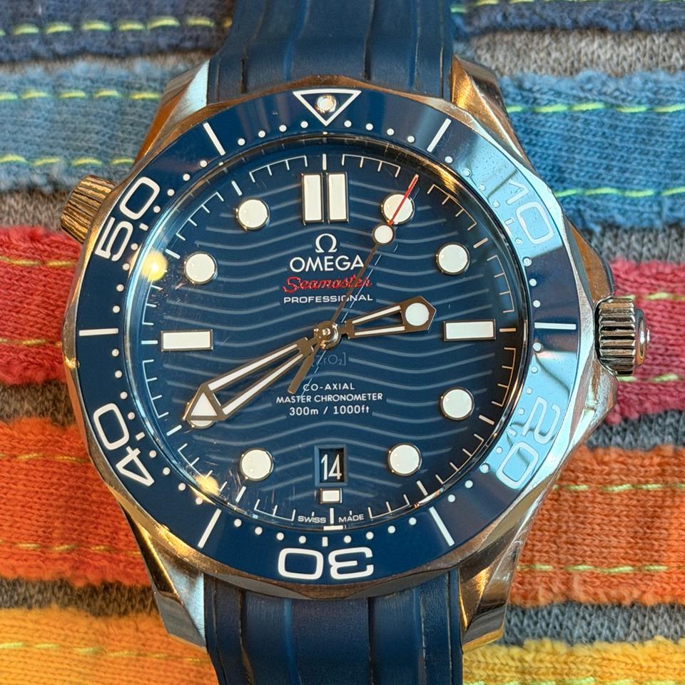 Omega Seamaster Diver 300 M Date – Ref. 210.32.42.20.03.001
