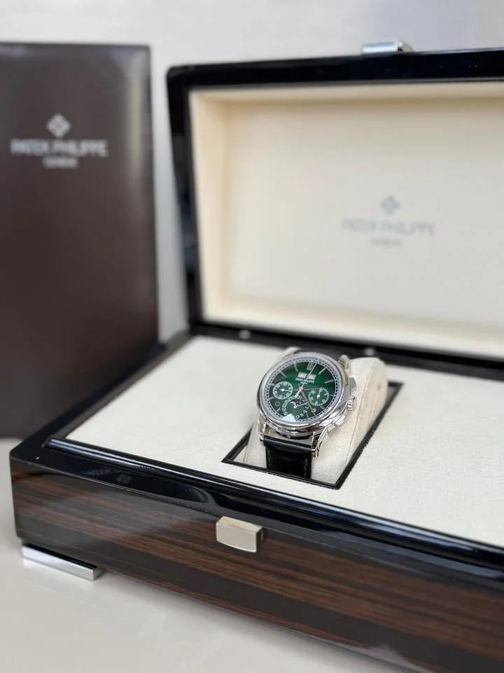 Patek Philippe Perpetual Calendar Chronograph 2024 New 5270P - Grand Complications Green Dial Platinum 41 mm — photo 2