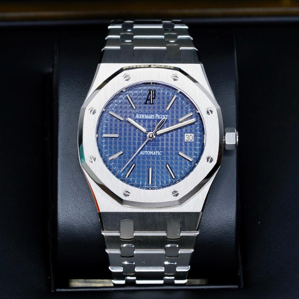 Audemars Piguet Royal Oak Selfwinding 15300ST.OO.1220ST.02 “BLUE OAK” Blue Dial Stainless Steel 39mm — photo 2