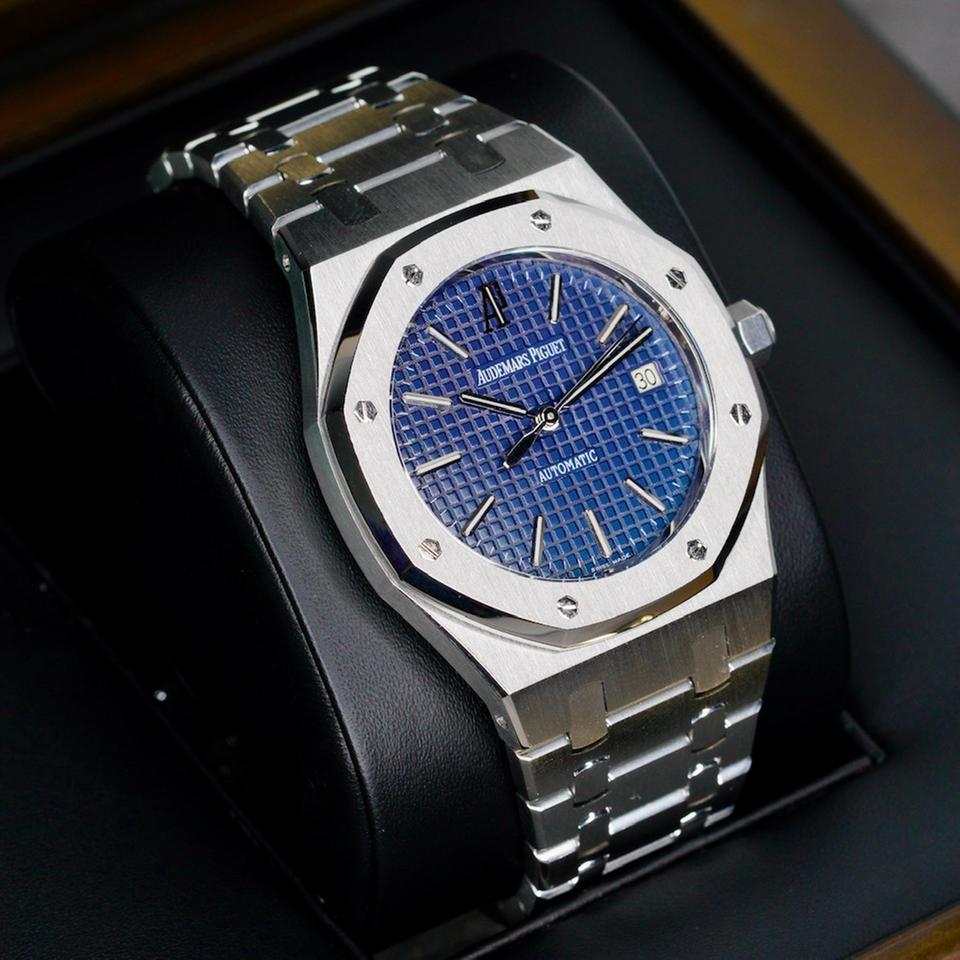 Audemars Piguet Royal Oak Selfwinding 15300ST.OO.1220ST.02 “BLUE OAK” Blue Dial Stainless Steel 39mm — photo 3