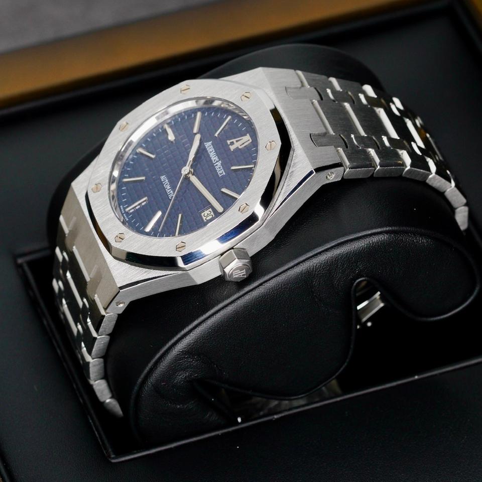 Audemars Piguet Royal Oak Selfwinding 15300ST.OO.1220ST.02 “BLUE OAK” Blue Dial Stainless Steel 39mm — photo 5