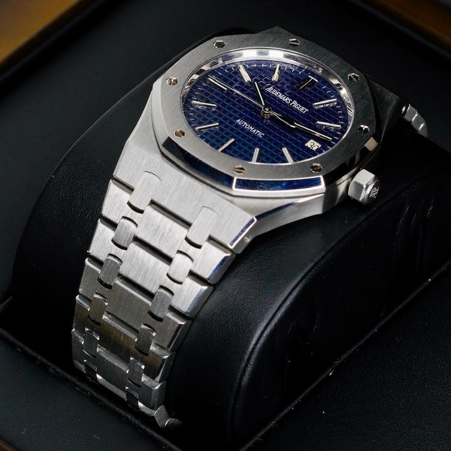 Audemars Piguet Royal Oak Selfwinding 15300ST.OO.1220ST.02 “BLUE OAK” Blue Dial Stainless Steel 39mm — photo 6