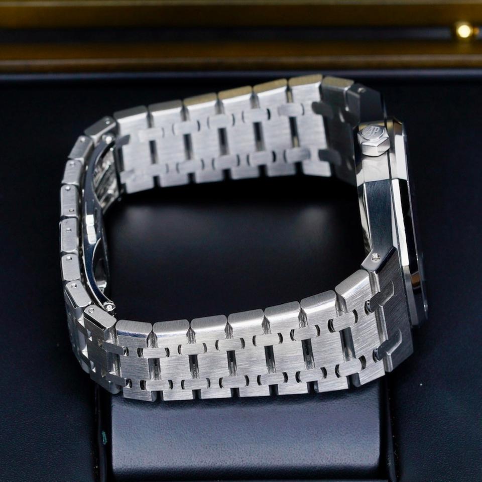 Audemars Piguet Royal Oak Selfwinding 15300ST.OO.1220ST.02 “BLUE OAK” Blue Dial Stainless Steel 39mm — photo 9