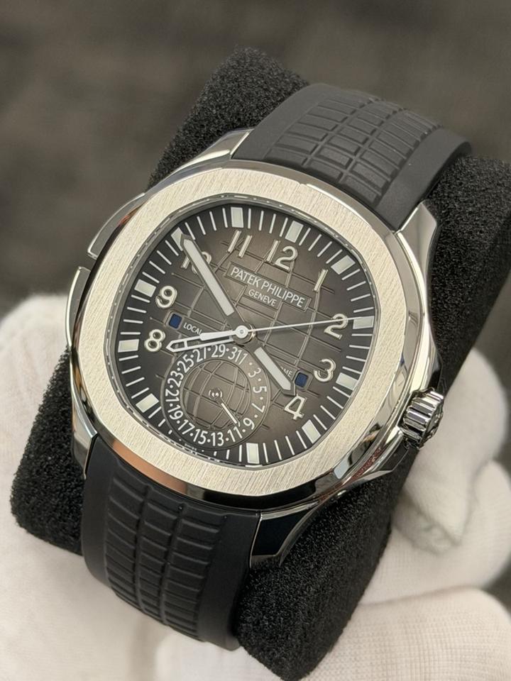 Patek Philippe Aquanaut Travel Time Full Set GMT Black Dial 2021 Service