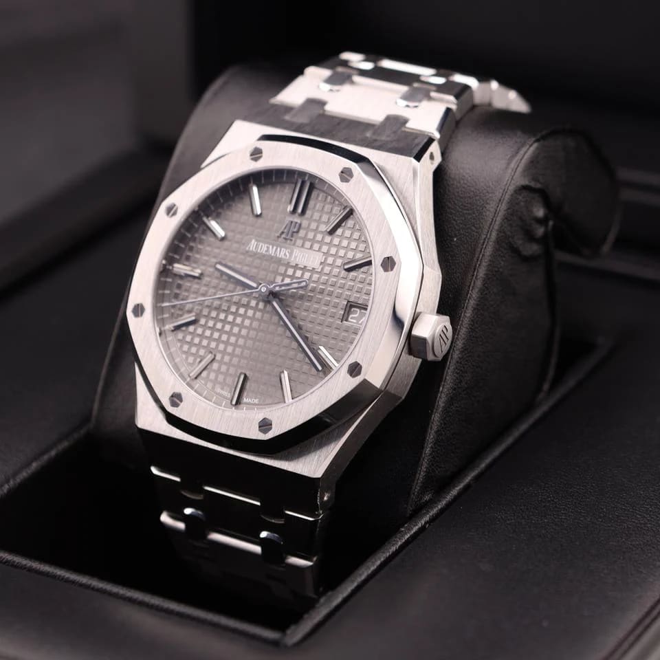 Audemars Piguet Royal Oak Grey Rhodium Dial 15500ST Like New Full Set — photo 2
