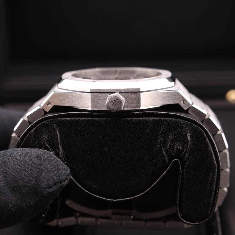 Audemars Piguet Royal Oak Grey Rhodium Dial 15500ST Like New Full Set — photo 6