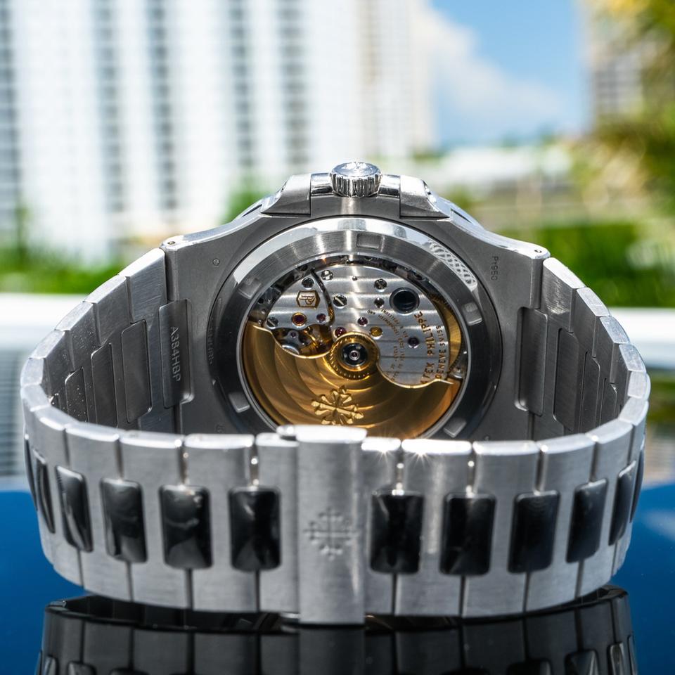 Patek Philippe Nautilus 5711/111P Nautilus Sapphire 40mm — photo 9