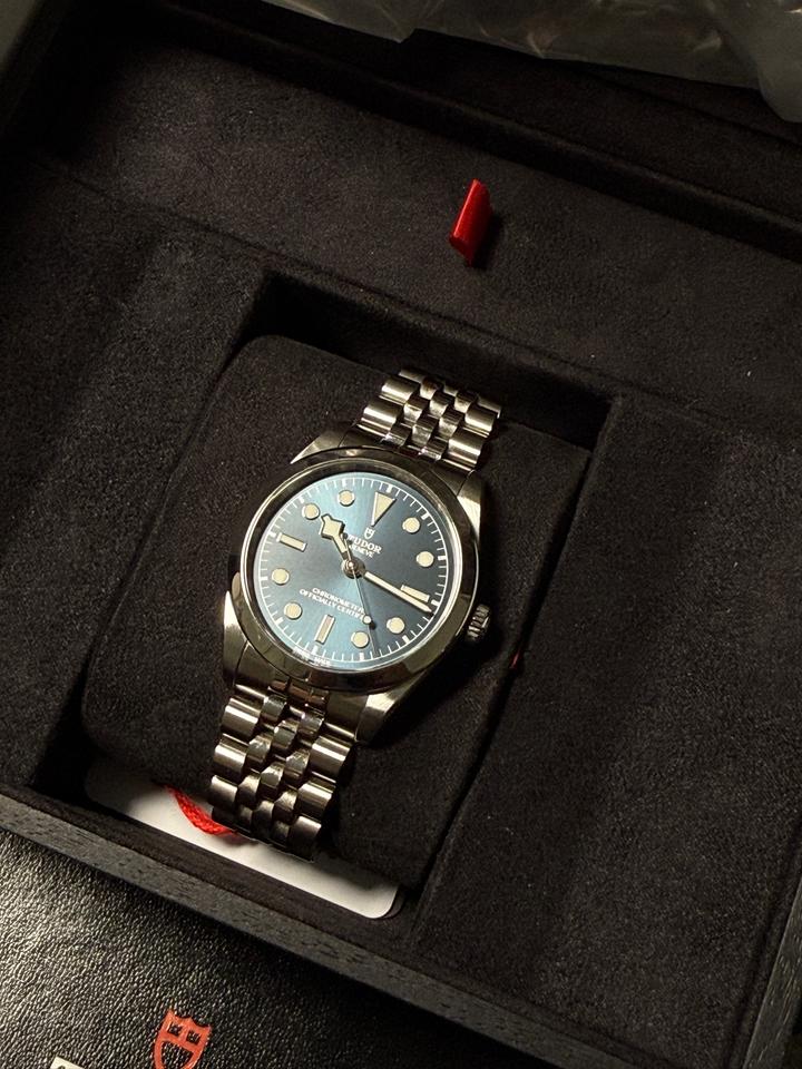 Tudor Black Bay 36 Box and Papers - nice sport and dress watch