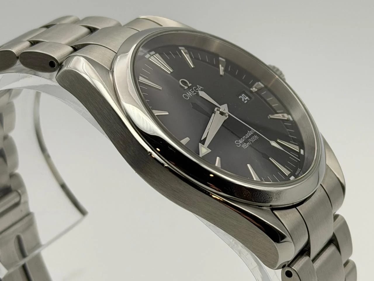 Omega Seamaster Aqua Terra Excellent Condition with Extra OEM Links Box and Manual — photo 5