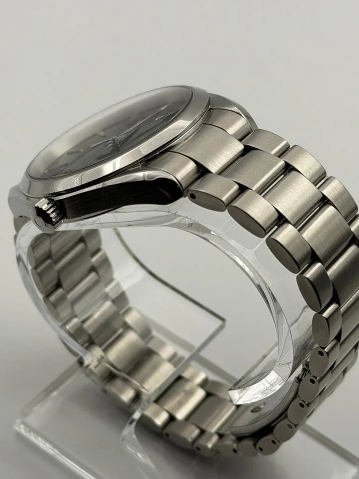 Omega Seamaster Aqua Terra Excellent Condition with Extra OEM Links Box and Manual — photo 7