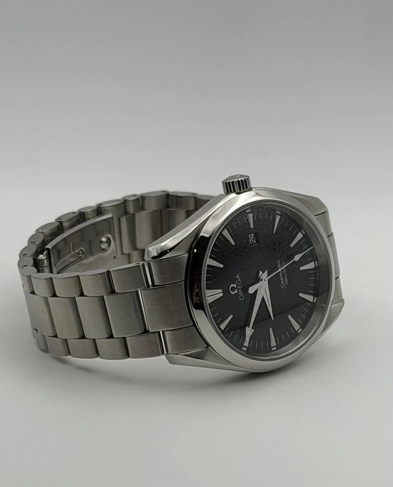 Omega Seamaster Aqua Terra Excellent Condition with Extra OEM Links Box and Manual — photo 8