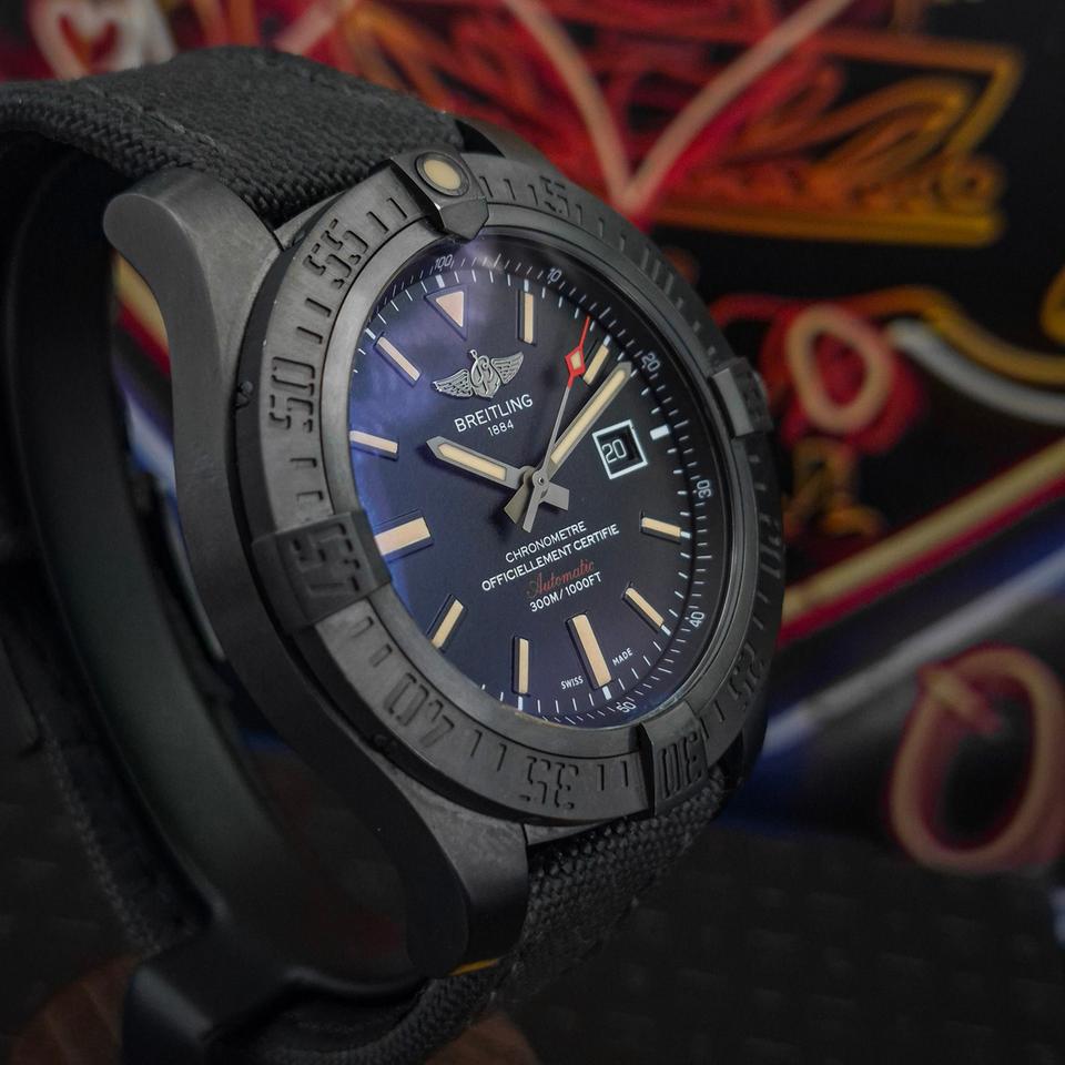Breitling Avenger Blackbird FREE Shipping Box and Papers Black Dial Strap — photo 4