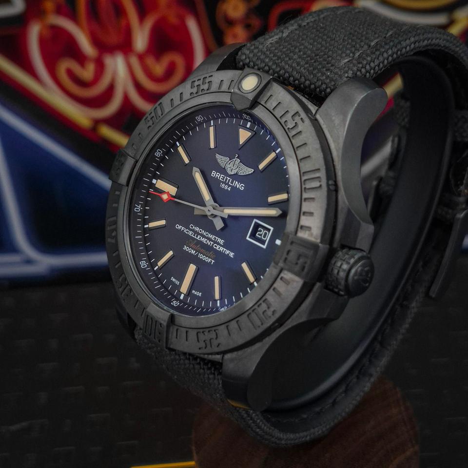 Breitling Avenger Blackbird FREE Shipping Box and Papers Black Dial Strap — photo 5