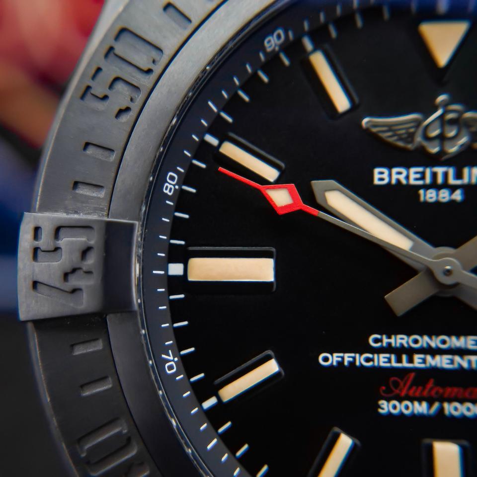 Breitling Avenger Blackbird FREE Shipping Box and Papers Black Dial Strap — photo 6