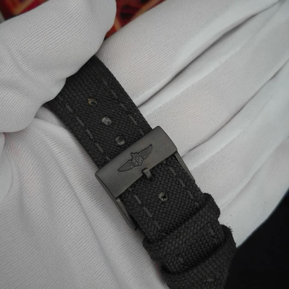 Breitling Avenger Blackbird FREE Shipping Box and Papers Black Dial Strap — photo 10