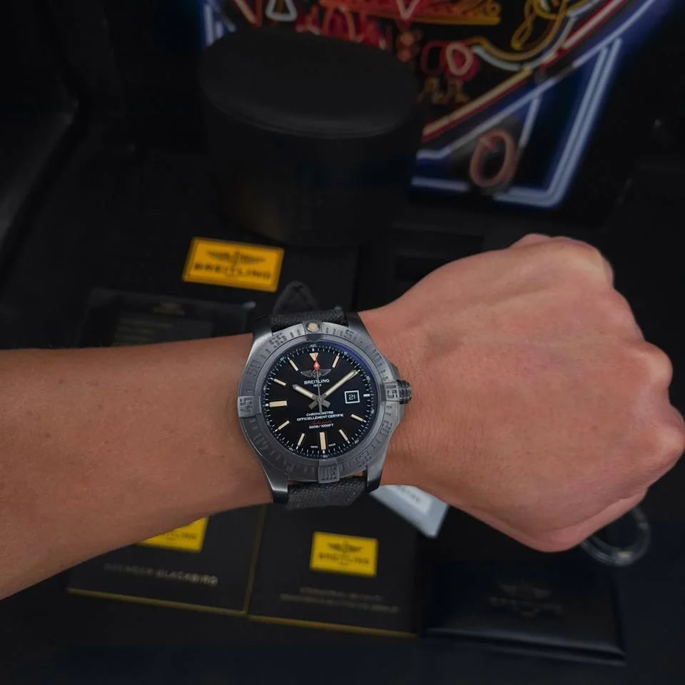 Breitling Avenger Blackbird FREE Shipping Box and Papers Black Dial Strap — photo 15