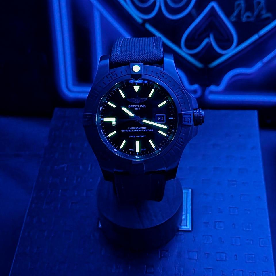 Breitling Avenger Blackbird FREE Shipping Box and Papers Black Dial Strap — photo 16