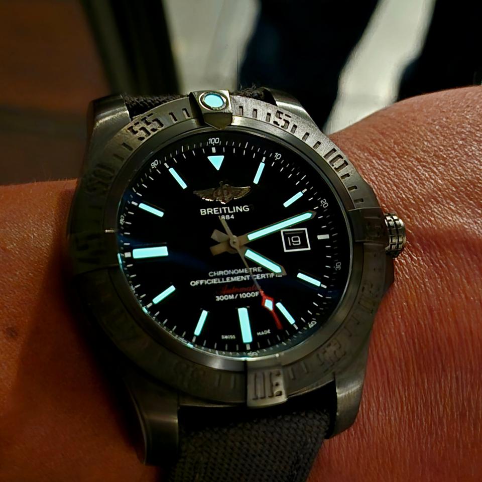 Breitling Avenger Blackbird FREE Shipping Box and Papers Black Dial Strap — photo 17