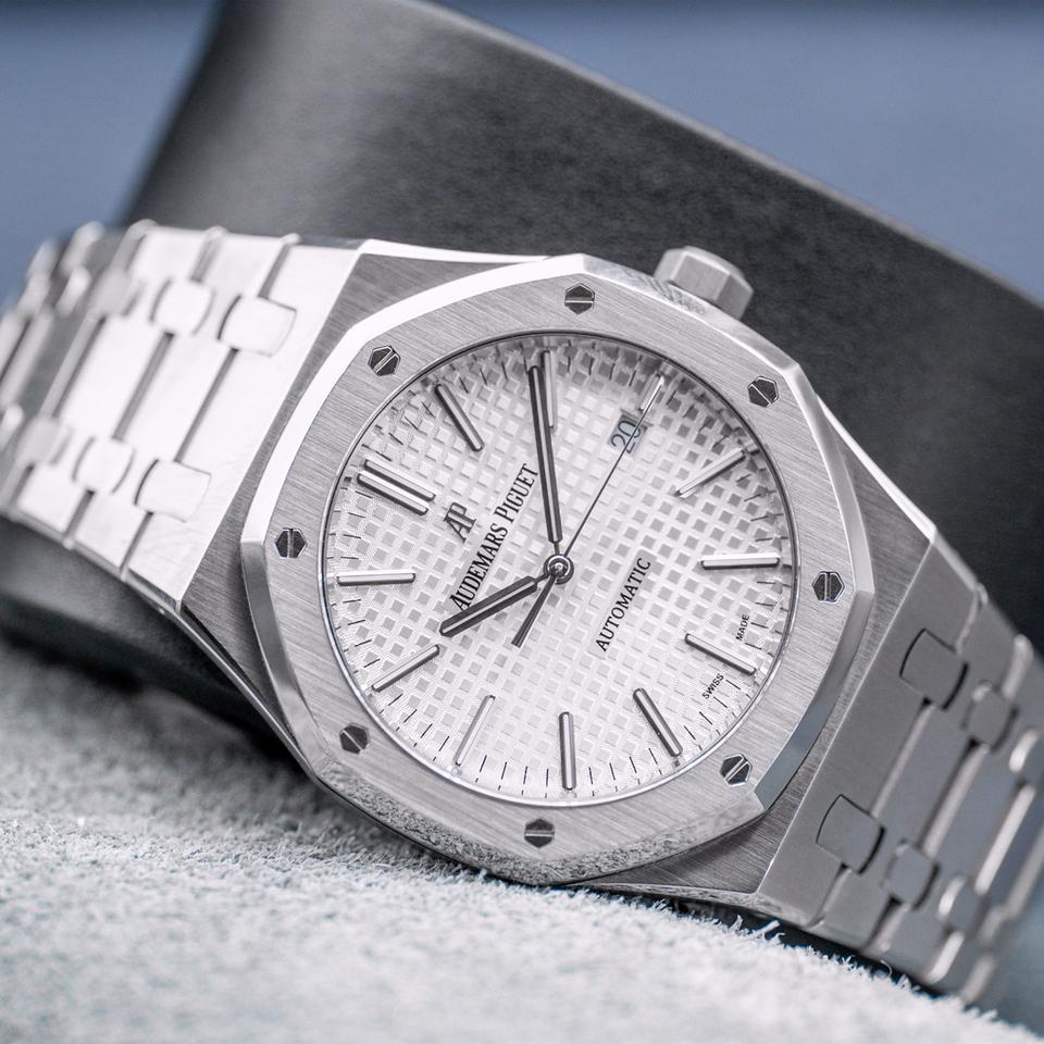 Audemars Piguet Royal Oak Selfwinding White Dial 41mm with Box